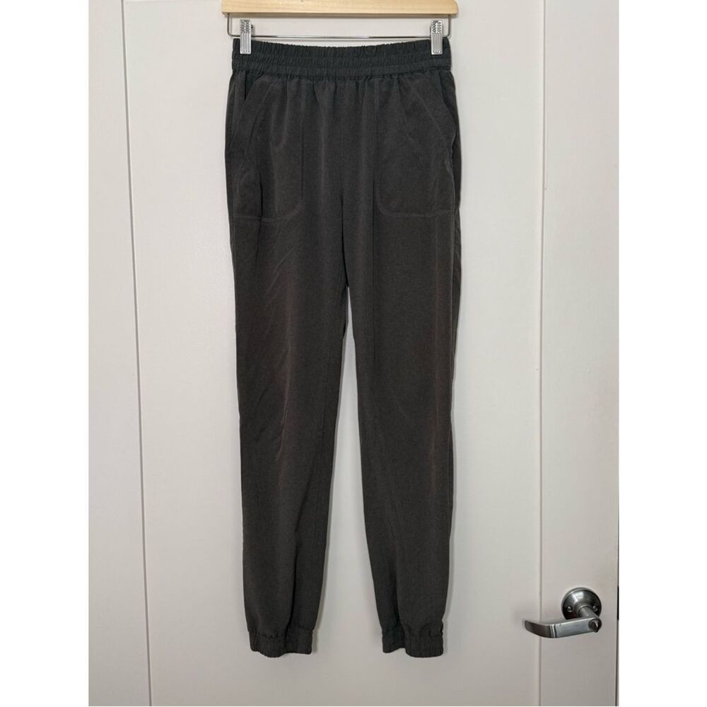 Aritzia TNA Joggers Pants Womens Sz S Gray Pull On Elastic Waist Lightweight
